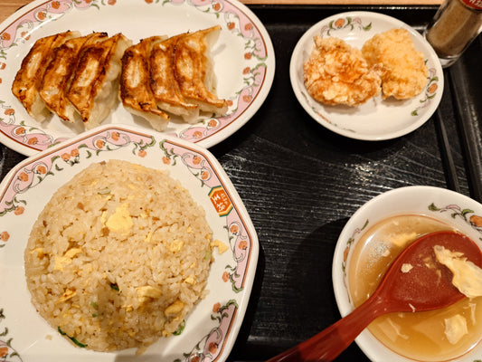 Gebratene Gyoza der japanischen Kette Gyoza no Ohsho