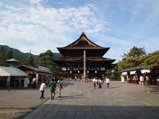 Nagano für Einsteiger: Zenko-ji, Niōmon-Tor und die Omotesandō