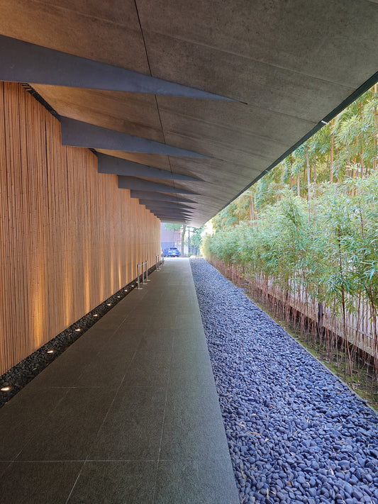 Das Nezu Museum in Minami-Aoyama, Tokio, mit Architektur von Kengo Kuma