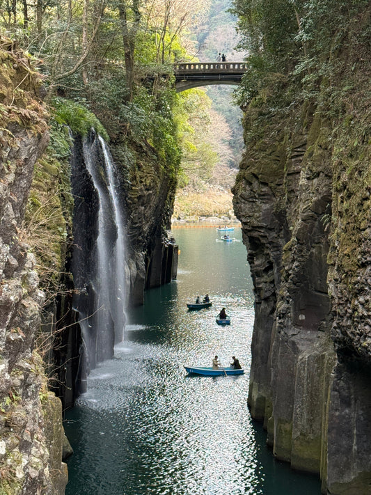 Die Takachiho-Schlucht mit dem Manai-Wasserfall in Miyazaki
